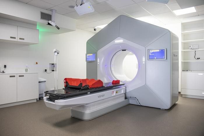 العلاج الإشعاعي للسرطان بالدار البيضاء — IMRT، SBRT، IGRT